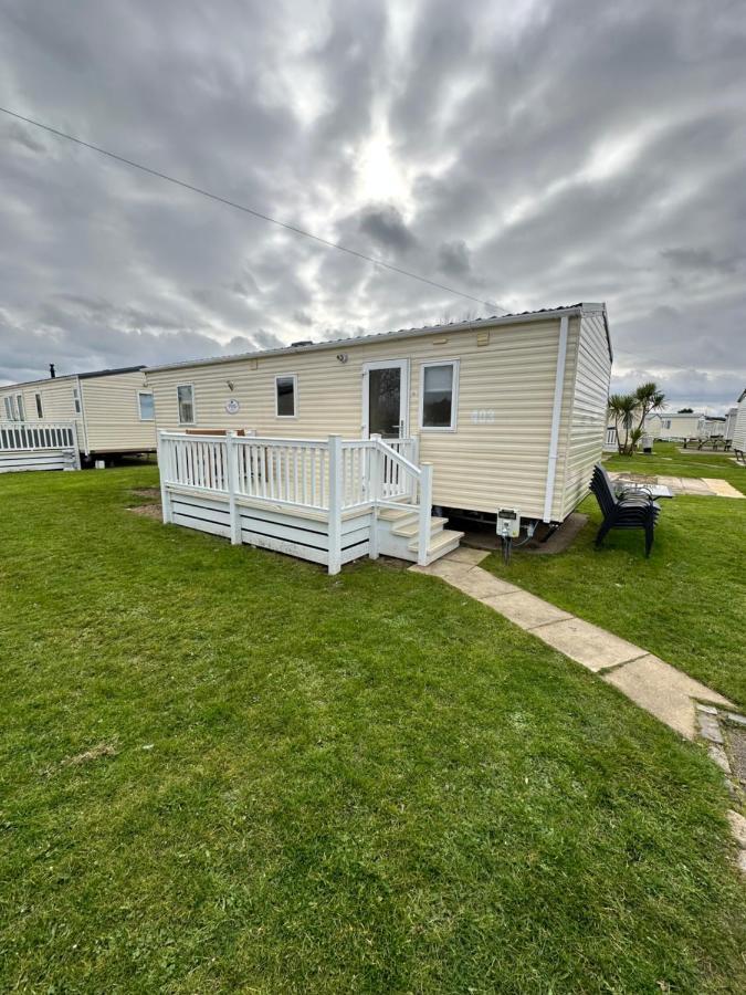 6 Berth Caravan On Marine Holiday Park Hotel Rhyl Ngoại thất bức ảnh