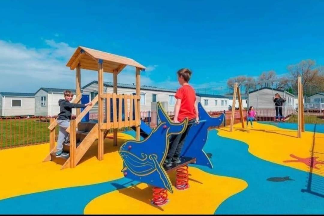 6 Berth Caravan On Marine Holiday Park Hotel Rhyl Ngoại thất bức ảnh