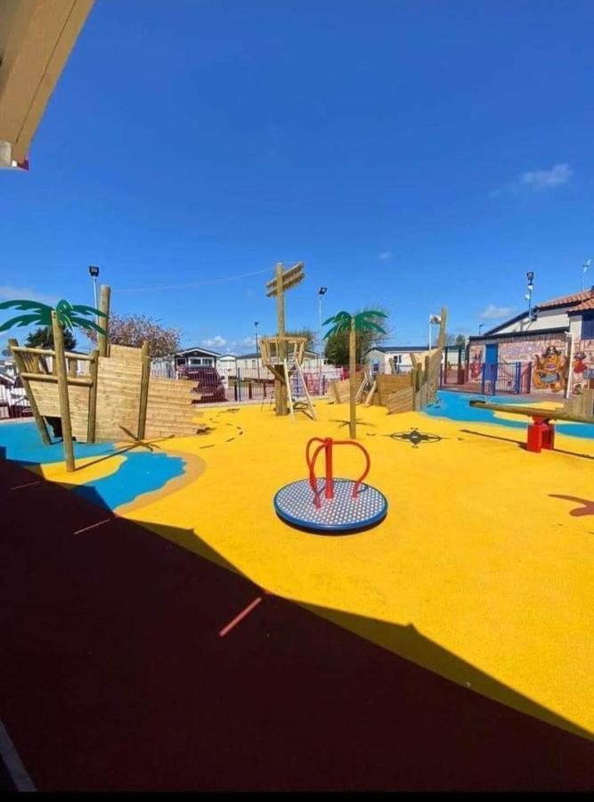 6 Berth Caravan On Marine Holiday Park Hotel Rhyl Ngoại thất bức ảnh