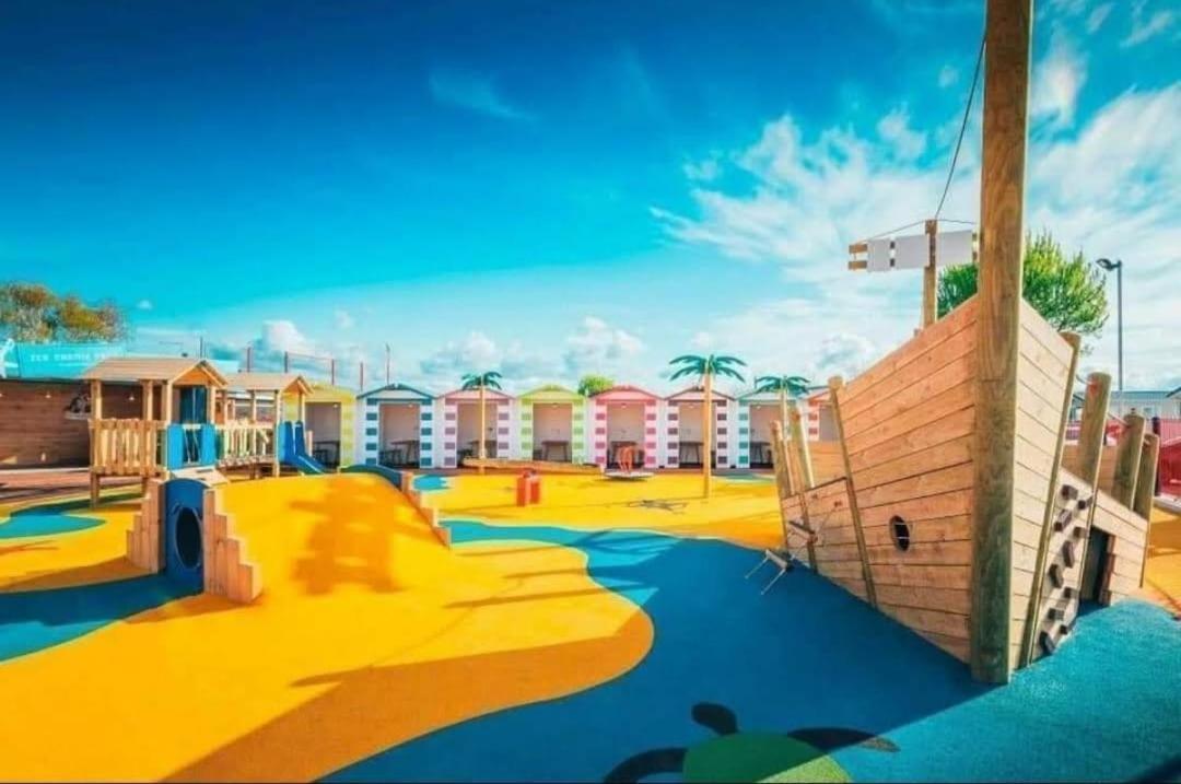 6 Berth Caravan On Marine Holiday Park Hotel Rhyl Ngoại thất bức ảnh