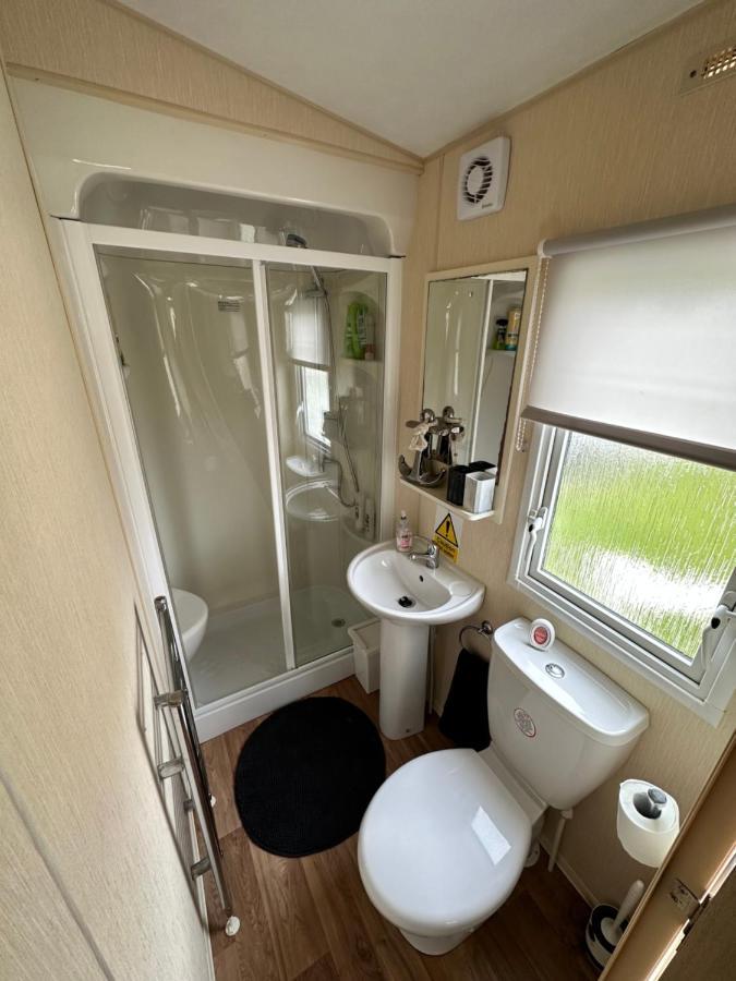 6 Berth Caravan On Marine Holiday Park Hotel Rhyl Ngoại thất bức ảnh